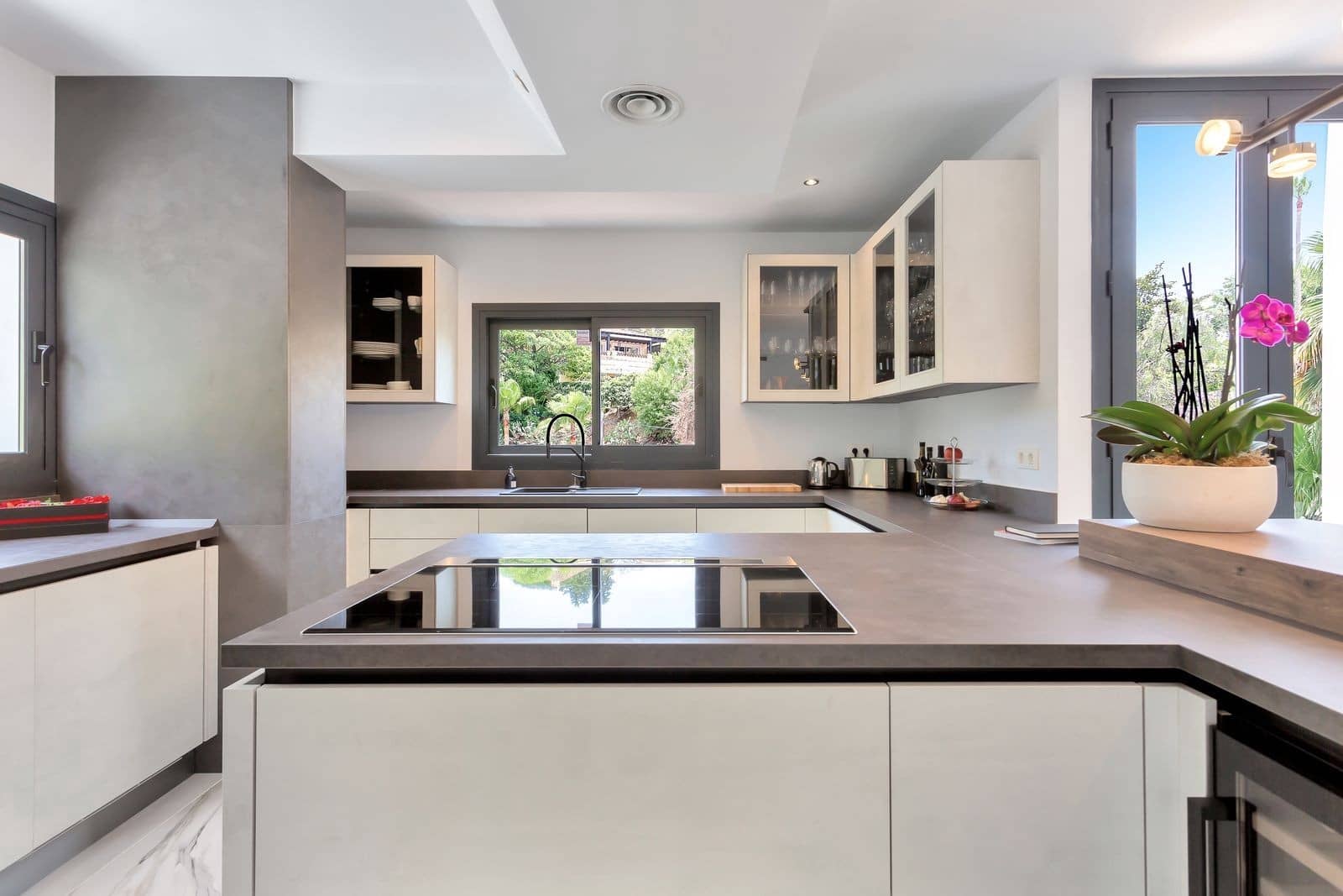 4 camera da letto Villa in vendita in Marbella con piscina garage - 1.995.000 € (Rif: 9998495)