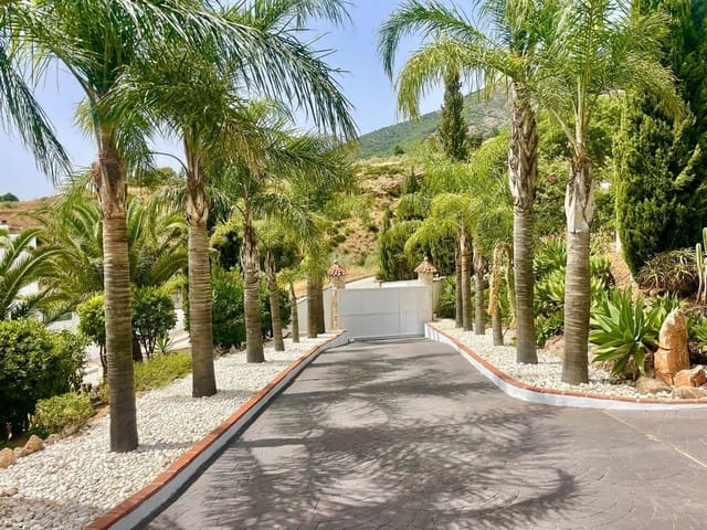 3 slaapkamer Villa te koop in Valtocado, Mijas met zwembad garage - € 1.450.000 (Ref: 9998496)