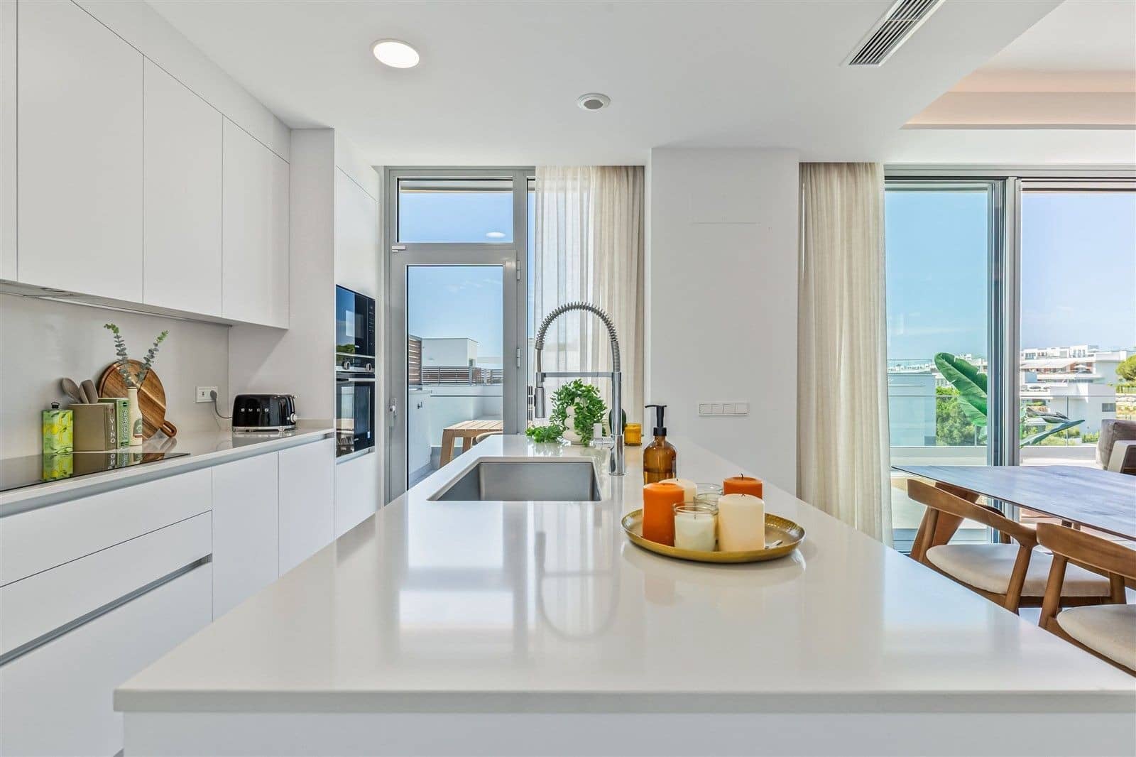 3 bedroom Penthouse for sale in Marbella with pool garage - € 1,495,000 (Ref: 9998497)