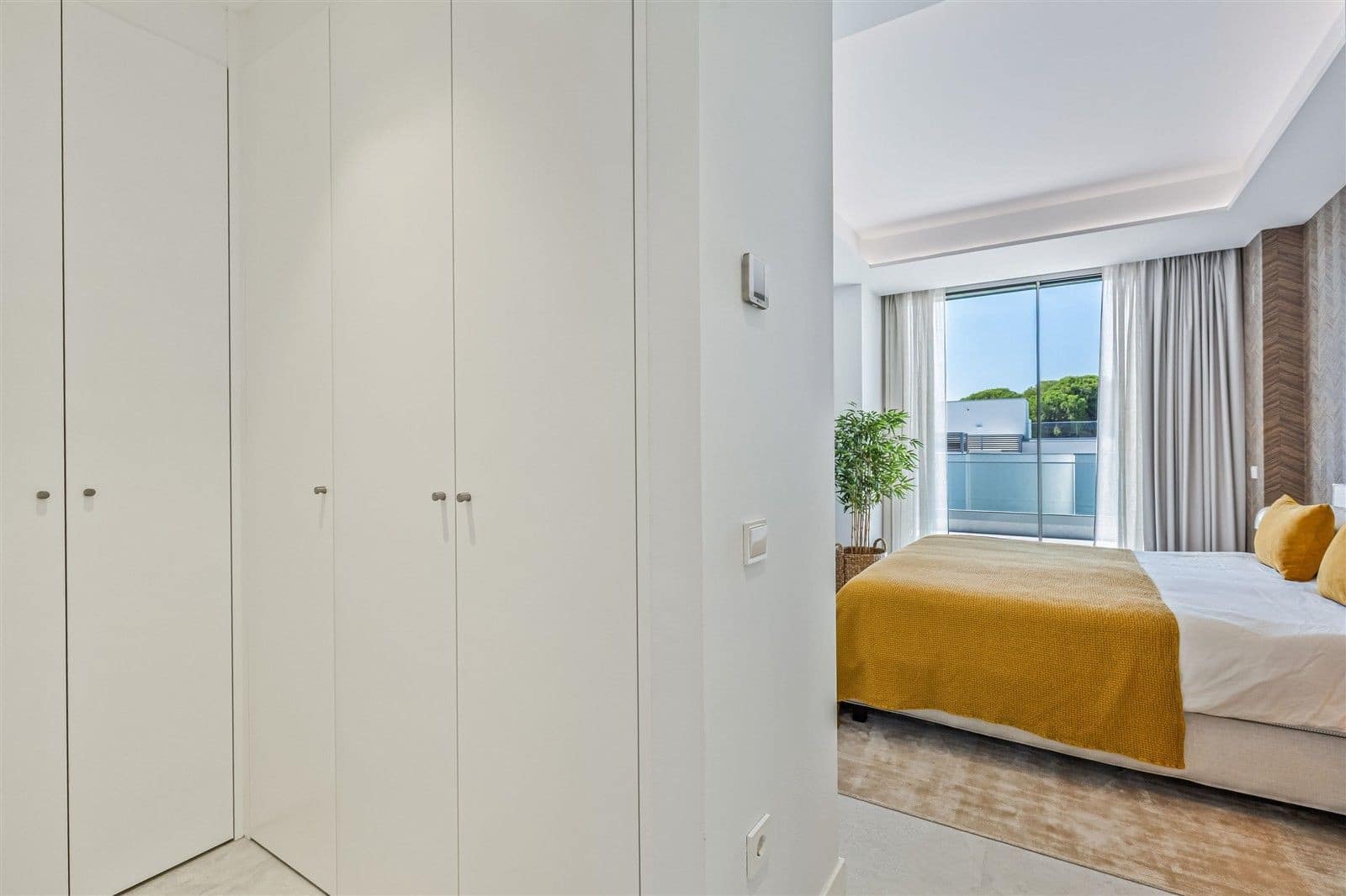 3 bedroom Penthouse for sale in Marbella with pool garage - € 1,495,000 (Ref: 9998497)