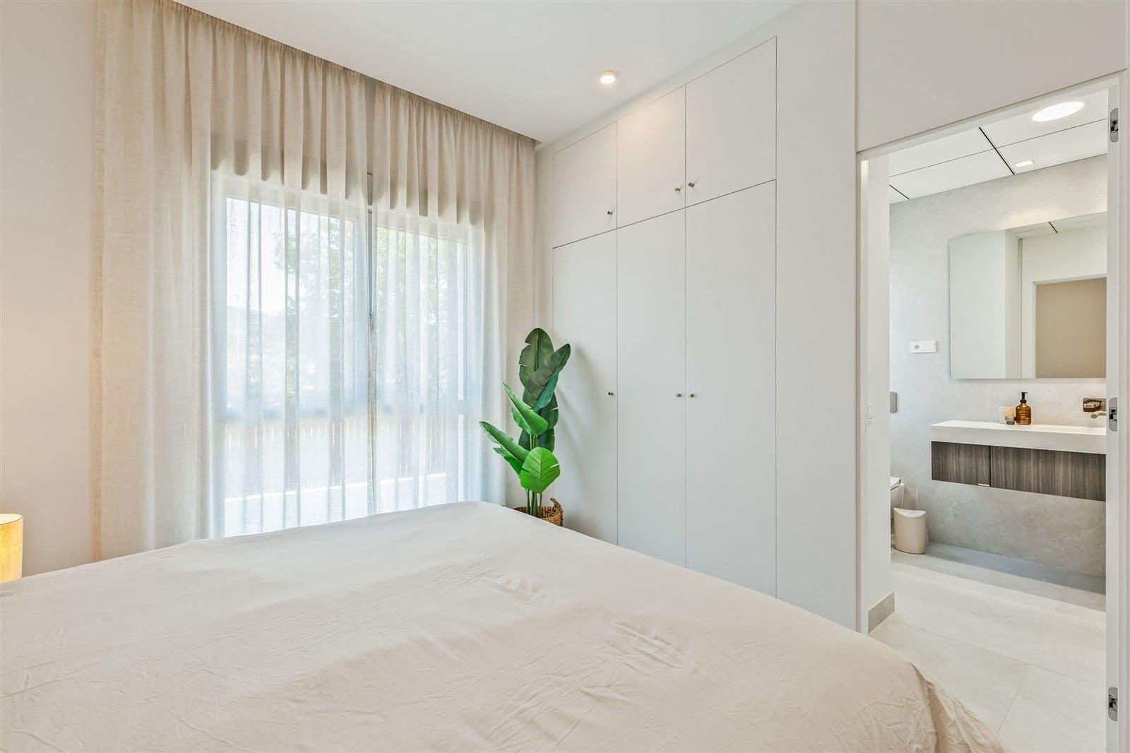 3 bedroom Penthouse for sale in Marbella with pool garage - € 1,495,000 (Ref: 9998497)