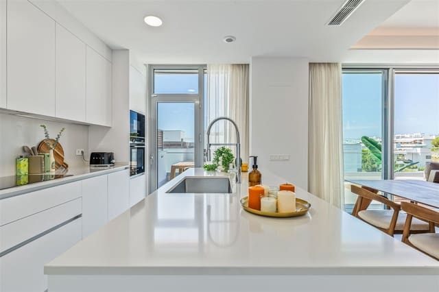 3 bedroom Penthouse for sale in Marbella with pool garage - € 1,495,000 (Ref: 9998497)