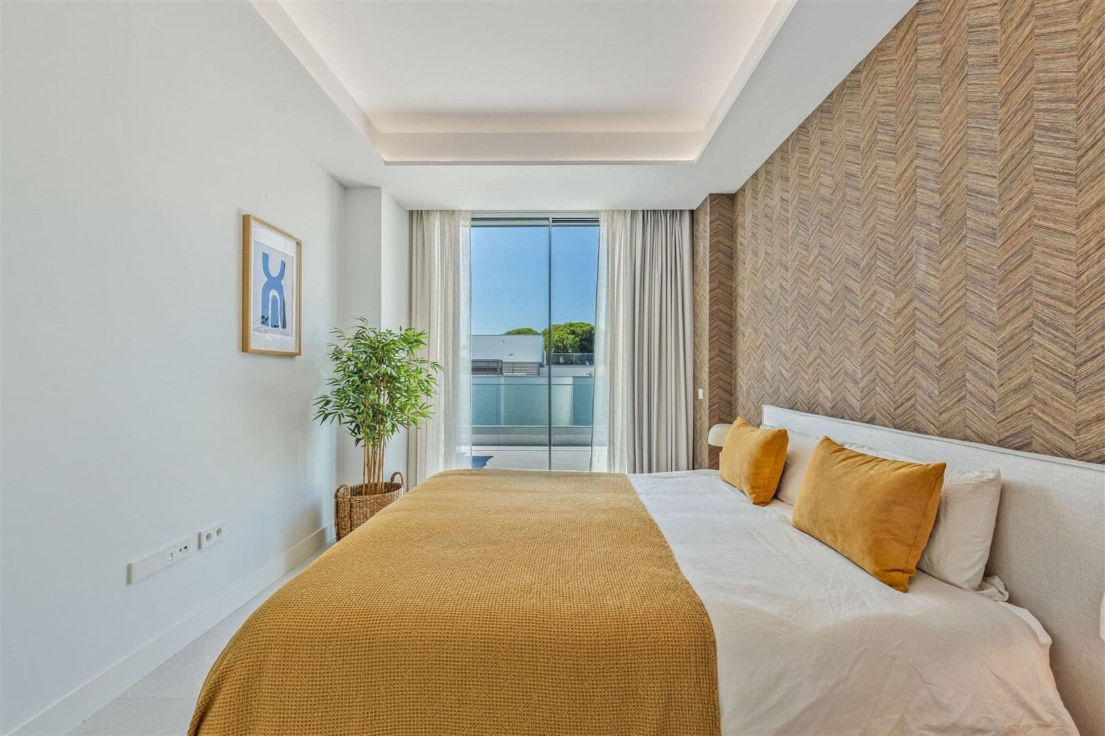 3 bedroom Penthouse for sale in Marbella with pool garage - € 1,495,000 (Ref: 9998497)