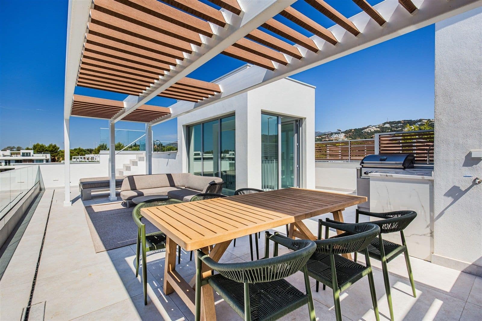 3 bedroom Penthouse for sale in Marbella with pool garage - € 1,495,000 (Ref: 9998497)
