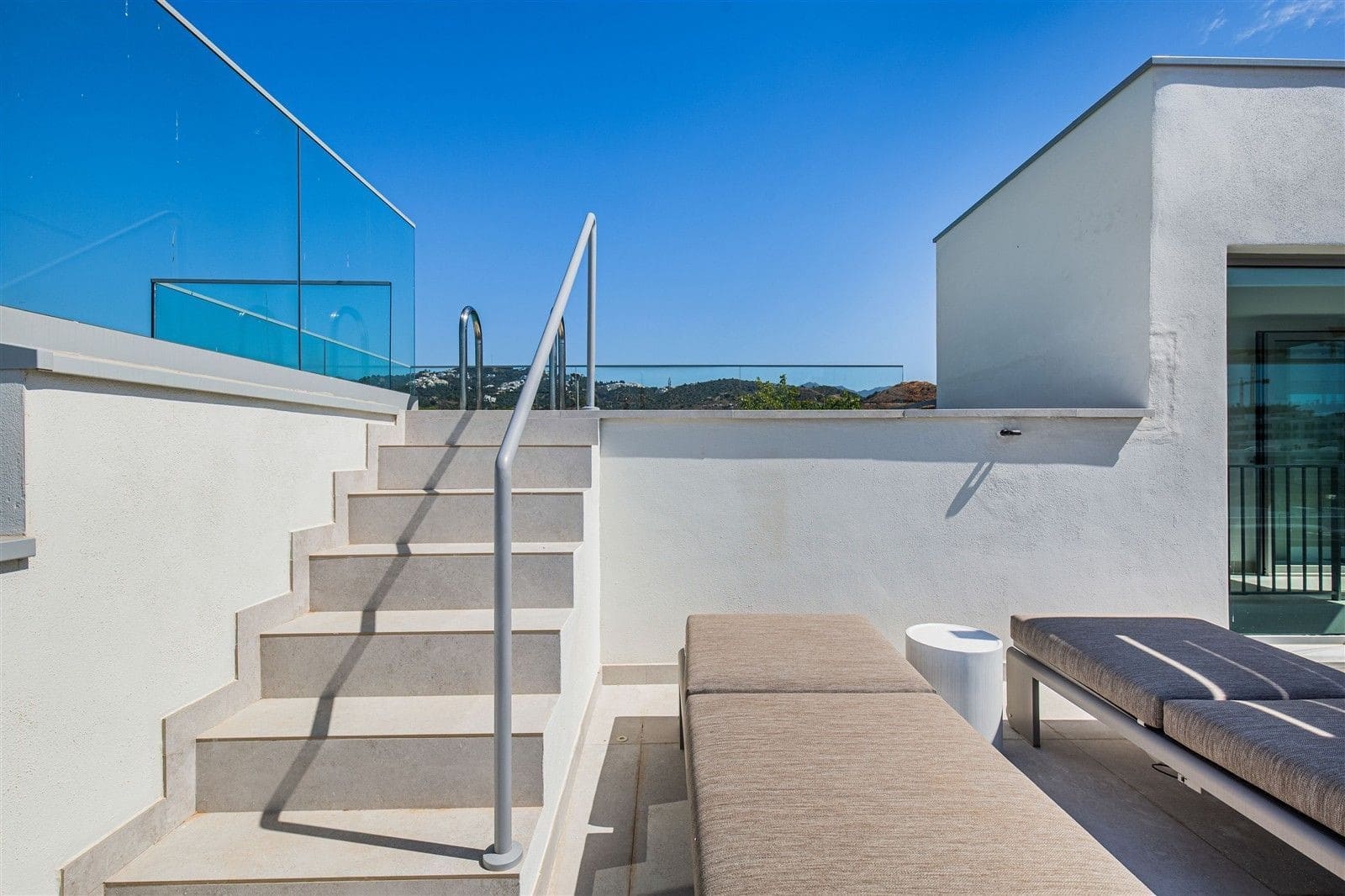 3 bedroom Penthouse for sale in Marbella with pool garage - € 1,495,000 (Ref: 9998497)