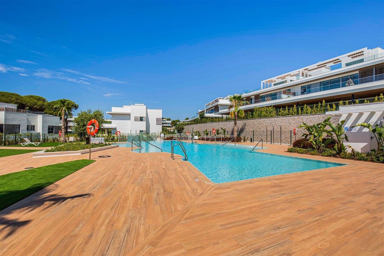 3 bedroom Penthouse for sale in Marbella with pool garage - € 1,495,000 (Ref: 9998497)