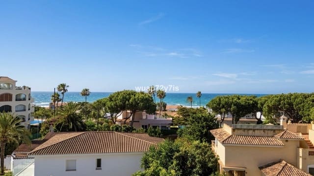 3 bedroom Penthouse for sale in Marbella with pool garage - € 2,200,000 (Ref: 9998499)