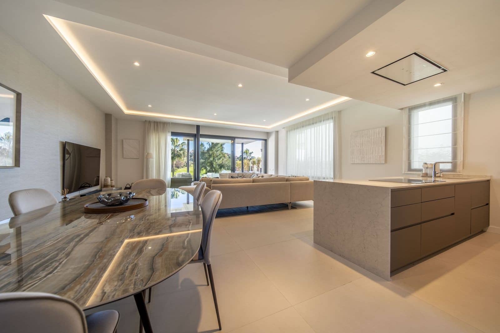 4 soveværelse Semi-Rækkehus til salg i Marbella med swimmingpool garage - € 2.450.000 (Ref: 9998501)