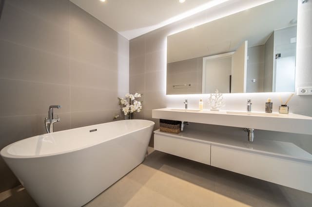 4 soveværelse Semi-Rækkehus til salg i Marbella med swimmingpool garage - € 2.450.000 (Ref: 9998501)