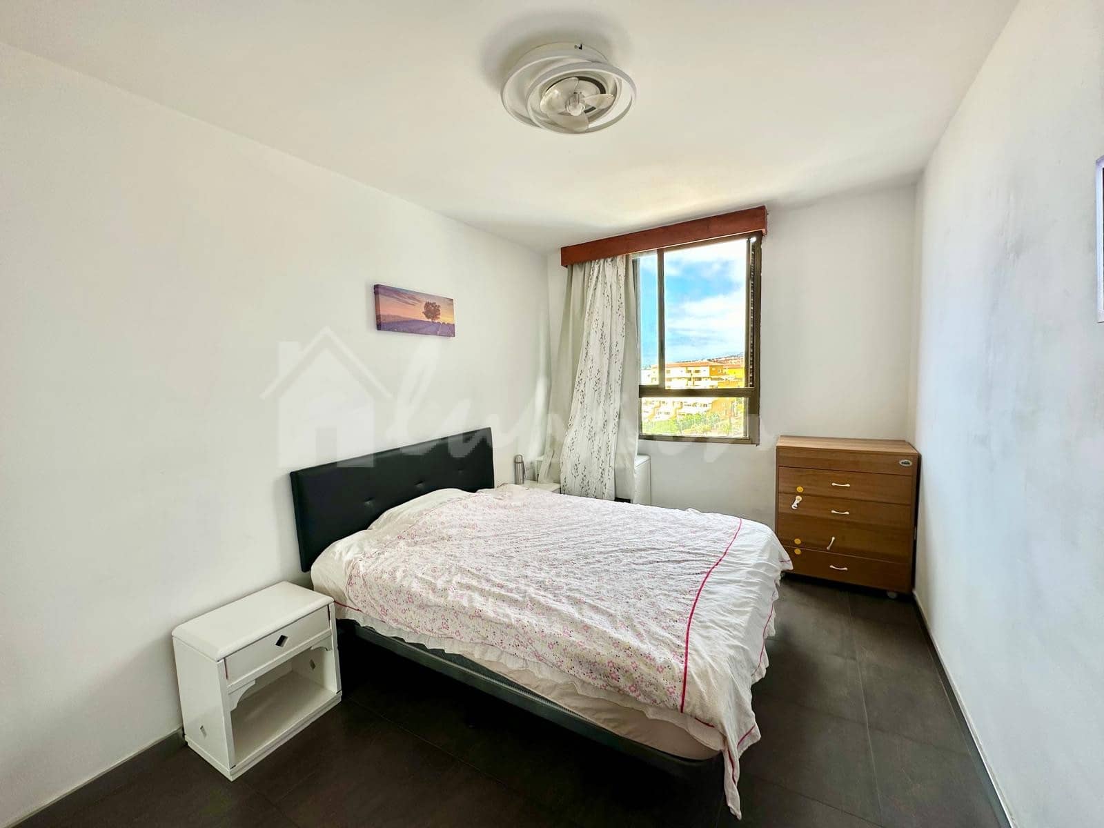 1 makuuhuone Huoneisto myytävänä paikassa San Eugenio mukana uima-altaan - 199 500 € (Ref: 10001236)