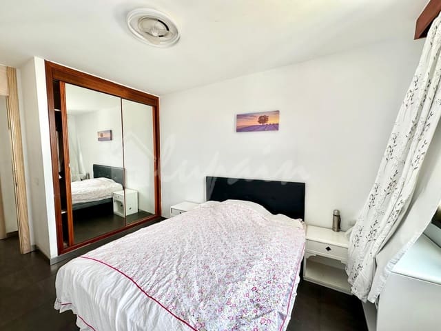 1 makuuhuone Huoneisto myytävänä paikassa San Eugenio, Adeje mukana uima-altaan - 199 500 € (Ref: 10001236)