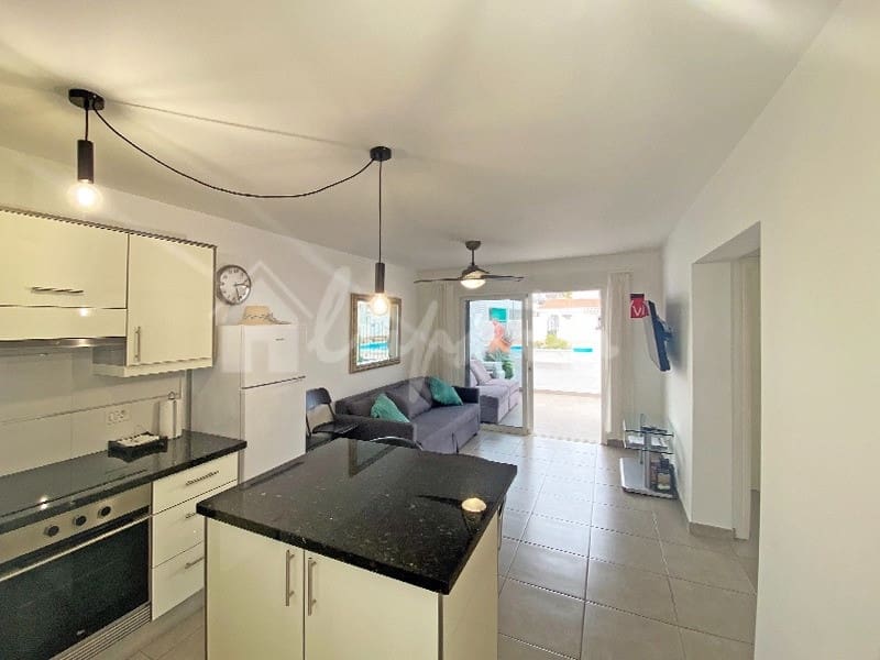 2 makuuhuone Huoneisto myytävänä paikassa San Eugenio mukana uima-altaan - 449 000 € (Ref: 10001238)