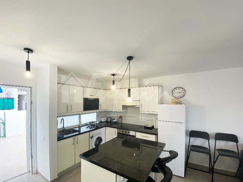 2 makuuhuone Huoneisto myytävänä paikassa San Eugenio mukana uima-altaan - 449 000 € (Ref: 10001238)
