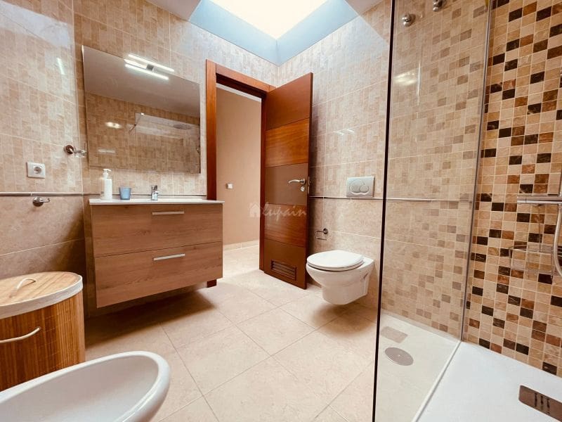 4 chambre Villa/Maison à vendre à Los Cristianos avec garage - 775 000 € (Ref: 10001241)