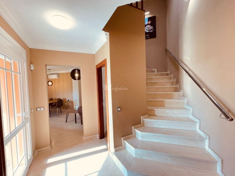 4 chambre Villa/Maison à vendre à Los Cristianos avec garage - 775 000 € (Ref: 10001241)