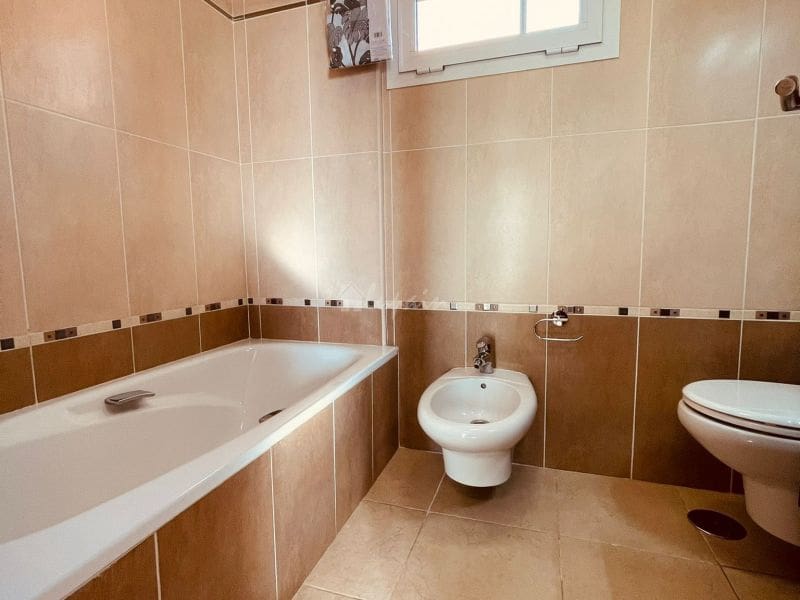 4 chambre Villa/Maison à vendre à Los Cristianos avec garage - 775 000 € (Ref: 10001241)