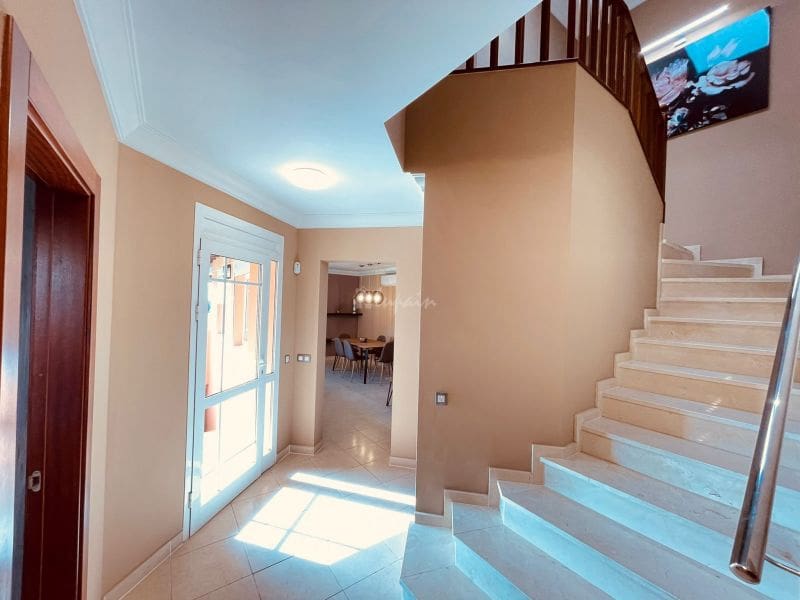 4 chambre Villa/Maison à vendre à Los Cristianos avec garage - 775 000 € (Ref: 10001241)