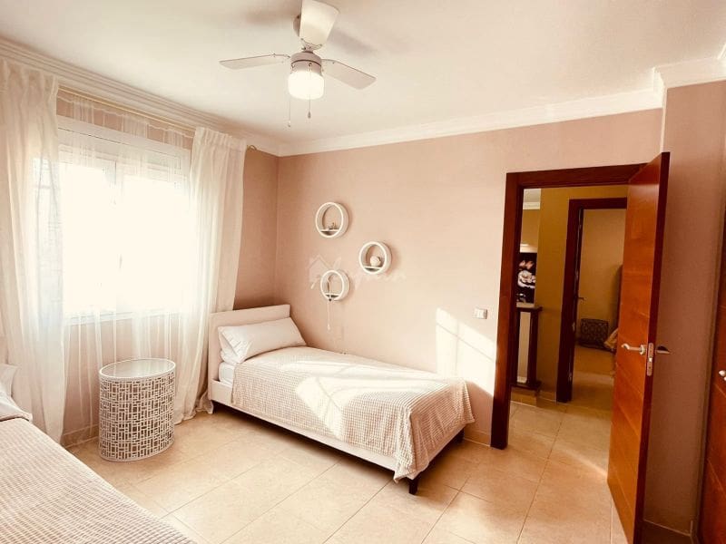 4 chambre Villa/Maison à vendre à Los Cristianos avec garage - 775 000 € (Ref: 10001241)