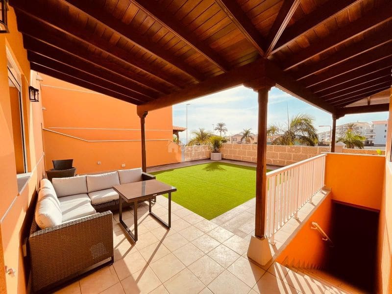 4 chambre Villa/Maison à vendre à Los Cristianos avec garage - 775 000 € (Ref: 10001241)