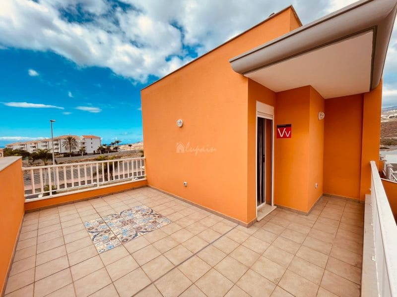 4 chambre Villa/Maison à vendre à Los Cristianos avec garage - 775 000 € (Ref: 10001241)