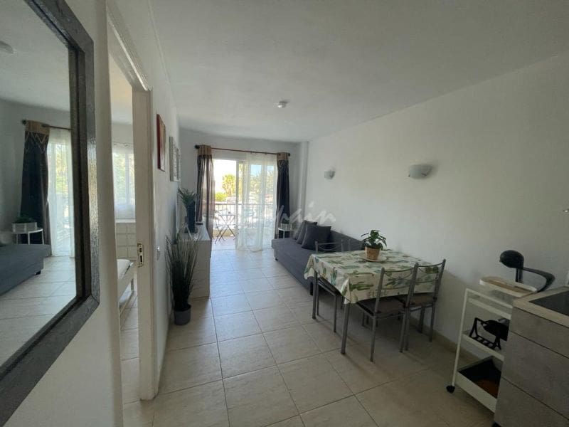 1 soverom Leilighet til salgs i Playa de las Americas med svømmebasseng garasje - € 295 000 (Ref: 10001242)