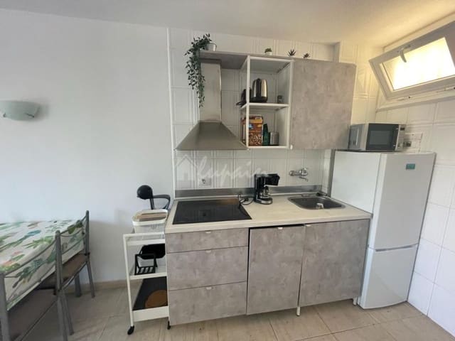 1 sypialnia Apartament na sprzedaż w Playa de las Americas, Arona z basenem garażem - 295 000 € (Ref: 10001242)