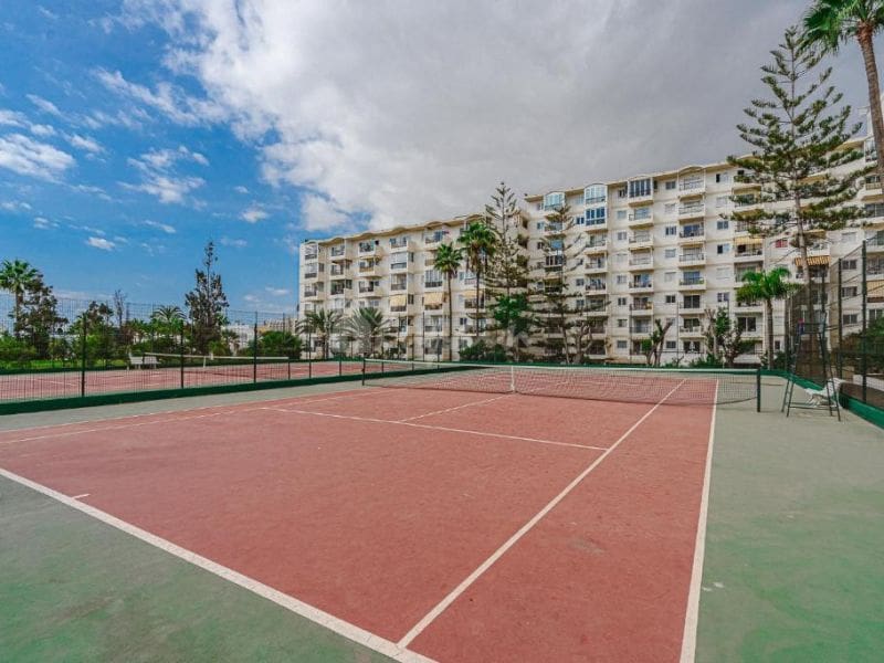 1 soverom Leilighet til salgs i Playa de las Americas med svømmebasseng garasje - € 295 000 (Ref: 10001242)
