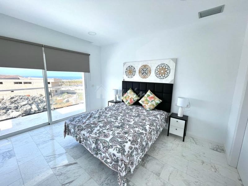 Chalet de 3 habitaciones en Costa Adeje en venta con piscina garaje - 1.900.000 € (Ref: 10001243)