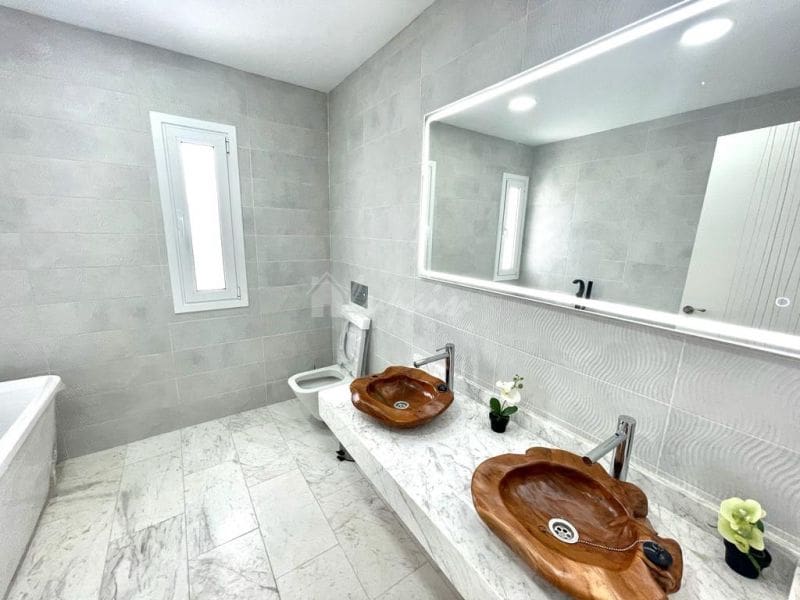 Chalet de 3 habitaciones en Costa Adeje en venta con piscina garaje - 1.900.000 € (Ref: 10001243)