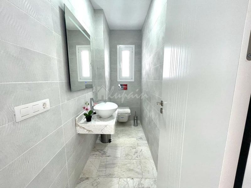 Chalet de 3 habitaciones en Costa Adeje en venta con piscina garaje - 1.900.000 € (Ref: 10001243)