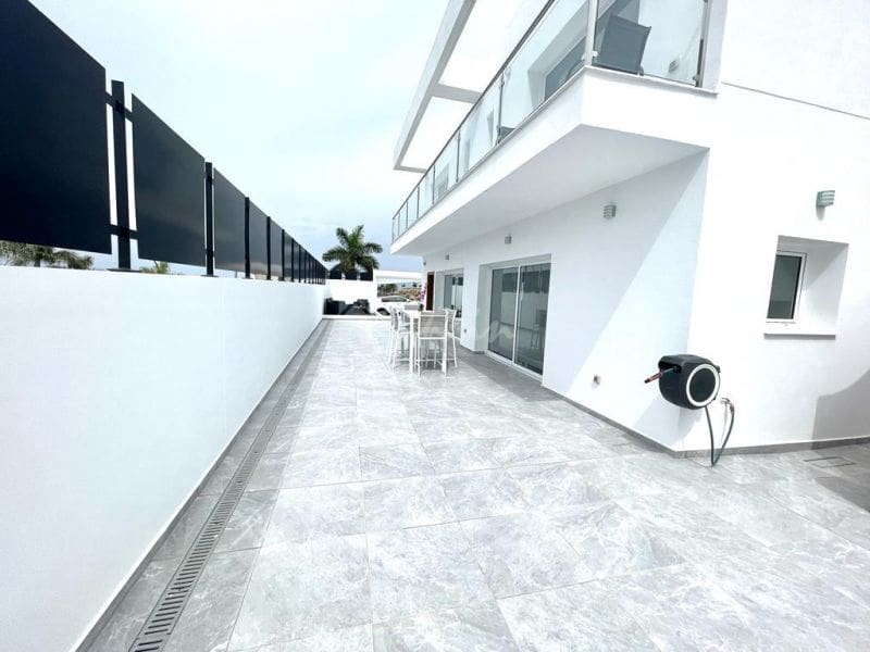 Chalet de 3 habitaciones en Costa Adeje en venta con piscina garaje - 1.900.000 € (Ref: 10001243)