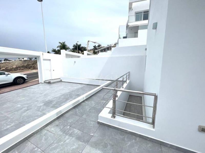 Chalet de 3 habitaciones en Costa Adeje en venta con piscina garaje - 1.900.000 € (Ref: 10001243)