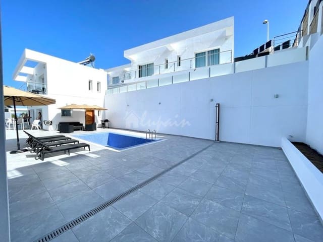 Chalet de 3 habitaciones en La Caldera, Adeje en venta con piscina garaje - 1.900.000 € (Ref: 10001243)