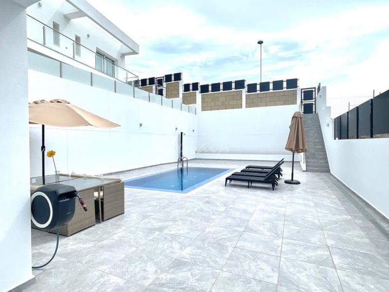 Chalet de 3 habitaciones en Costa Adeje en venta con piscina garaje - 1.900.000 € (Ref: 10001243)