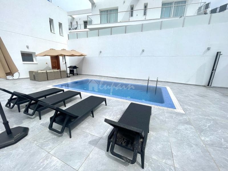 Chalet de 3 habitaciones en Costa Adeje en venta con piscina garaje - 1.900.000 € (Ref: 10001243)
