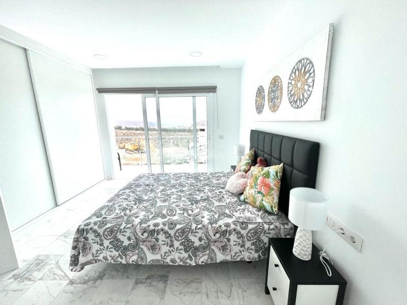 Chalet de 3 habitaciones en Costa Adeje en venta con piscina garaje - 1.900.000 € (Ref: 10001243)