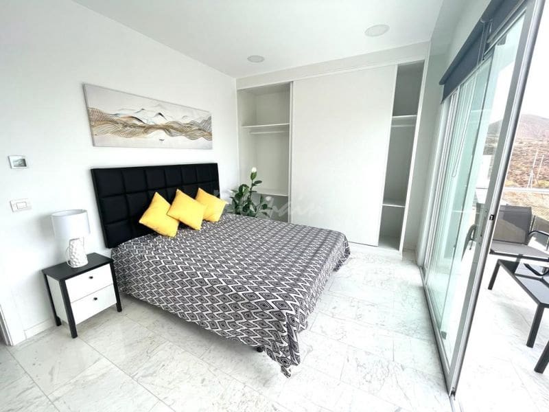 Chalet de 3 habitaciones en Costa Adeje en venta con piscina garaje - 1.900.000 € (Ref: 10001243)