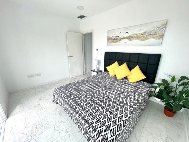 Chalet de 3 habitaciones en Costa Adeje en venta con piscina garaje - 1.900.000 € (Ref: 10001243)