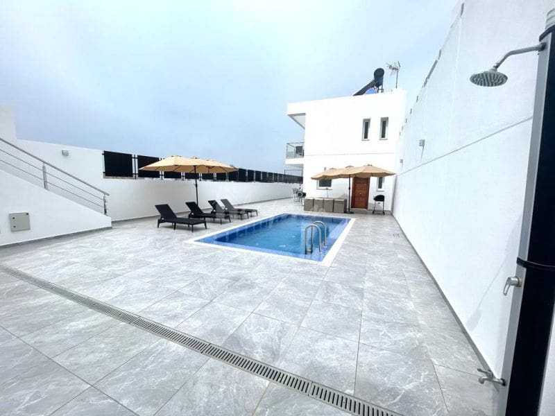 Chalet de 3 habitaciones en Costa Adeje en venta con piscina garaje - 1.900.000 € (Ref: 10001243)
