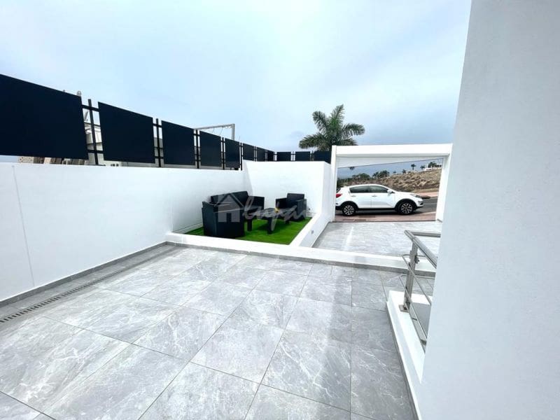 Chalet de 3 habitaciones en Costa Adeje en venta con piscina garaje - 1.900.000 € (Ref: 10001243)