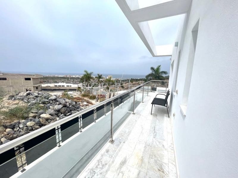 Chalet de 3 habitaciones en Costa Adeje en venta con piscina garaje - 1.900.000 € (Ref: 10001243)