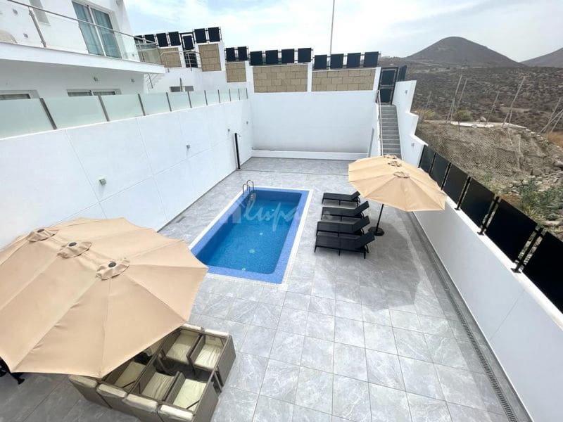 Chalet de 3 habitaciones en Costa Adeje en venta con piscina garaje - 1.900.000 € (Ref: 10001243)