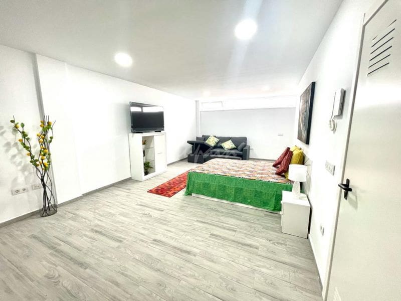 Chalet de 3 habitaciones en Costa Adeje en venta con piscina garaje - 1.900.000 € (Ref: 10001243)