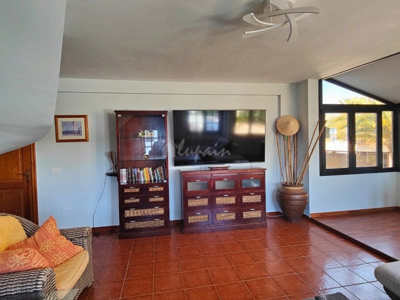 Chalet de 3 habitaciones en Costa del Silencio en venta con piscina garaje - 425.000 € (Ref: 10001245)