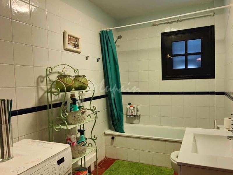 Chalet de 3 habitaciones en Costa del Silencio en venta con piscina garaje - 425.000 € (Ref: 10001245)