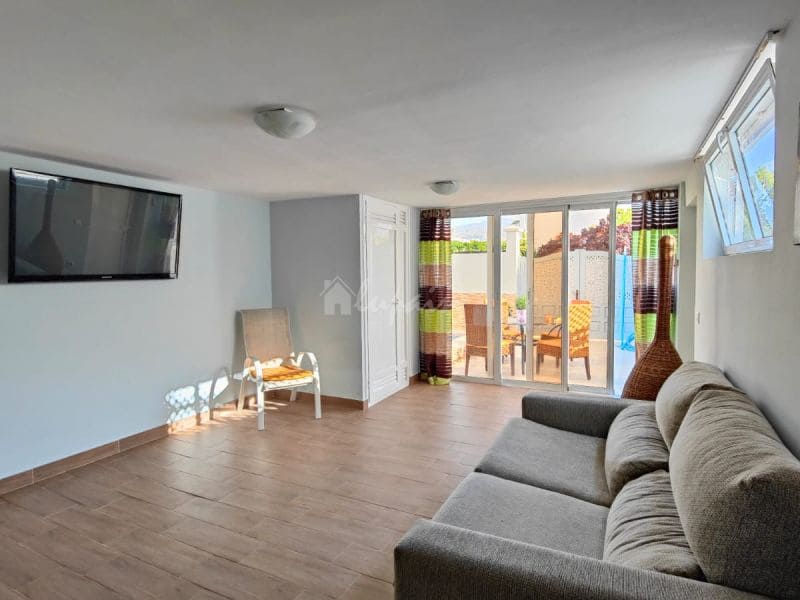 Chalet de 3 habitaciones en Costa del Silencio en venta con piscina garaje - 425.000 € (Ref: 10001245)