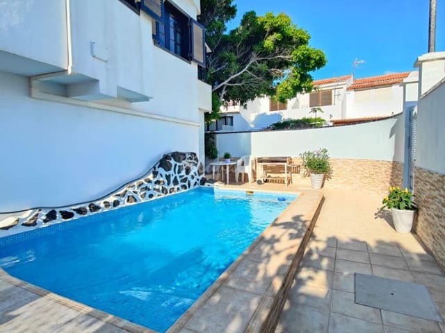Chalet de 3 habitaciones en Costa del Silencio, Arona en venta con piscina garaje - 425.000 € (Ref: 10001245)