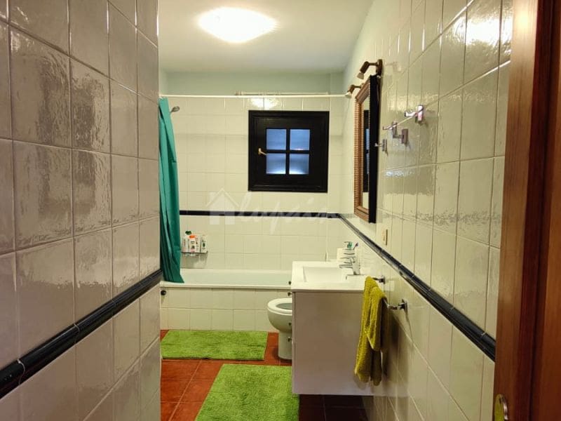 Chalet de 3 habitaciones en Costa del Silencio en venta con piscina garaje - 425.000 € (Ref: 10001245)
