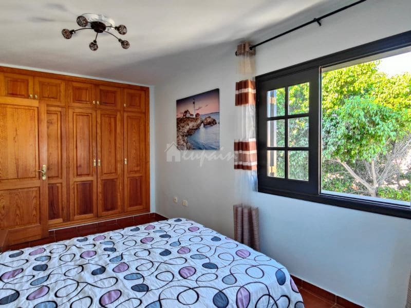 Chalet de 3 habitaciones en Costa del Silencio en venta con piscina garaje - 425.000 € (Ref: 10001245)