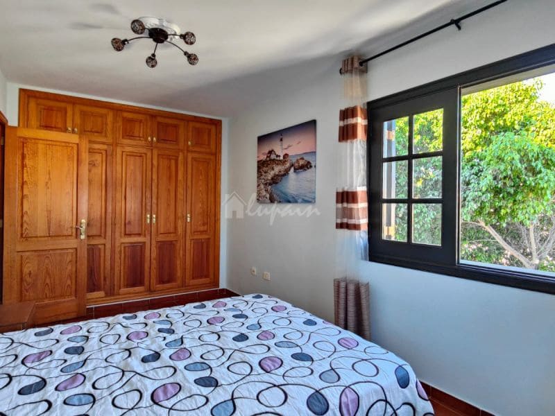 Chalet de 3 habitaciones en Costa del Silencio en venta con piscina garaje - 425.000 € (Ref: 10001245)